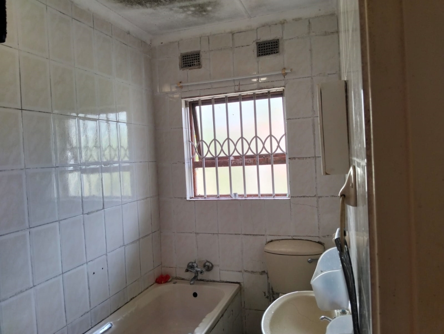 To Let 5 Bedroom Property for Rent in Mthata Eastern Cape